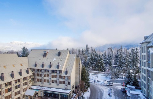 Whistler Village Apartment | Lovely Slopeside Suite with Kitchen + Views