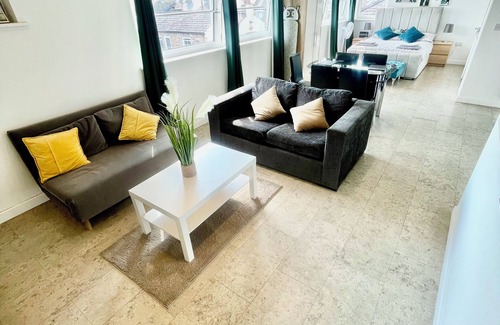 Cambridge Apartment | Lovely Spacious Studio in Central Cambridge
