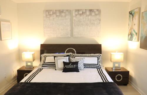 Downtown Apartment | LOVELY STUDIO ON THE PROMENADE! free parking