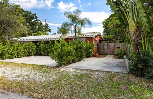 Lake Ridge Apartment | Lovely Studio With Great Location Free Parking