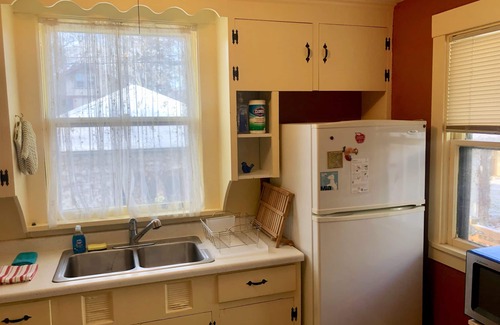 Carag Apartment | Lovely Uptown Mpls apartment!