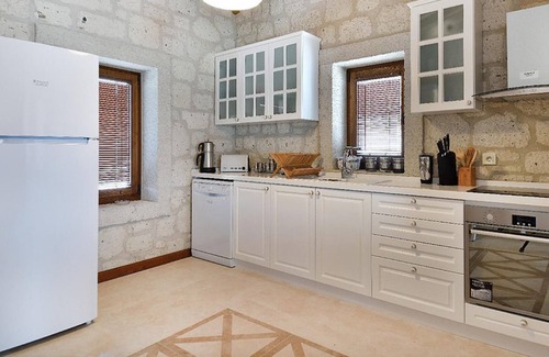 Bozcaada House | Lovely Villa with Backyard in Bozcaada near Beach