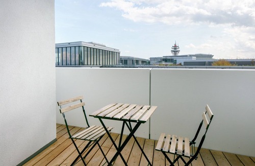 Favoriten Apartment | Lovely Wieden 1BR w/Balcony, Gym, Elevator, walk to U-Bahn, by Blueground