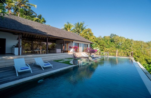 Kayu Putih Villa | Lovina Ocean View Villa - 2BR Paradise