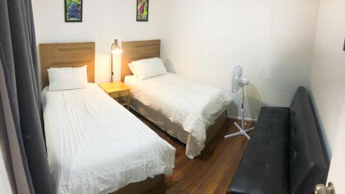 Granville Bed & Breakfast | Low price clean linen and free stuff No 2 plenty of on street parking G1