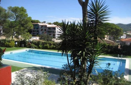 Calella de Palafrugell Apartment | Low with direct access to gardens and POOL. 50m Beach