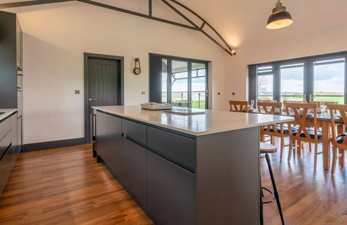 Alcester Cottage | Lower Lodge Barn - sleeps 8 guests in 4 bedrooms