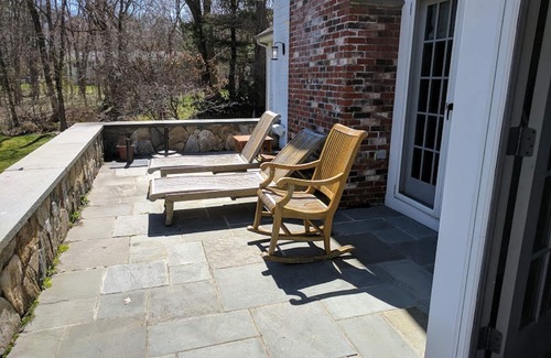Stamford House | Lower Lvl Private 2BR/1BA Family/Pet Friendly