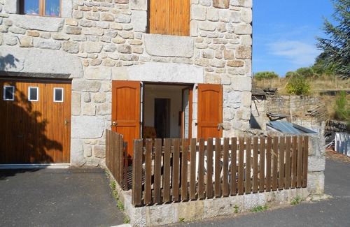 Saint-Alban-sur-Limagnole Apartment | Lozère Saint-Alban in quiet character villa apt 4 pers near nature