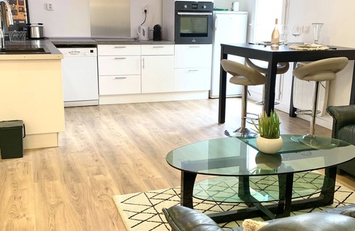 Le Puy-Sainte-Reparade Apartment | Luberon apartment in quiet countryside 20 mn from Aix-en-Provence