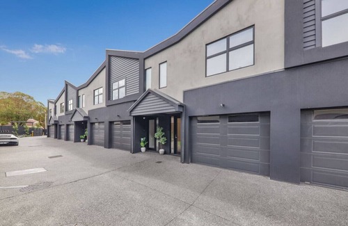 Brighton East House | Luca-2B2B-BrandNew Townhouse In Brighton East