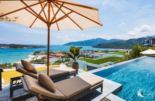 Nha Trang Villa | Lucina Villa - 4 Bedrooms with Infinity Pool