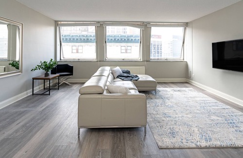 Downtown Cleveland Apartment | Luckman Apartments By Barsala