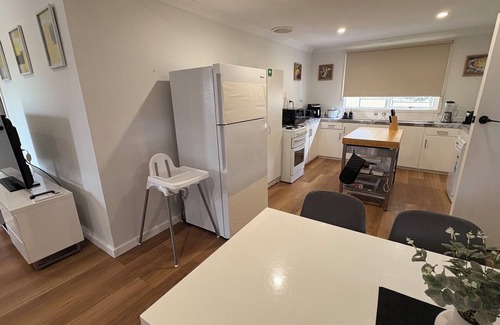 Manjimup House | Lucky Charm Cottage in MANJIMUP, Western Australia with farmland views