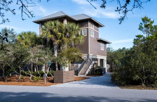 Gulf Trace House | Lucky Dog