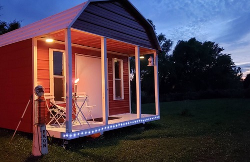 Bossier City Cabin | Lucky H&W Farm Hatchery Cabin