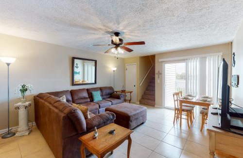 El Centro Beach House | Lullwater Beach Condos 417