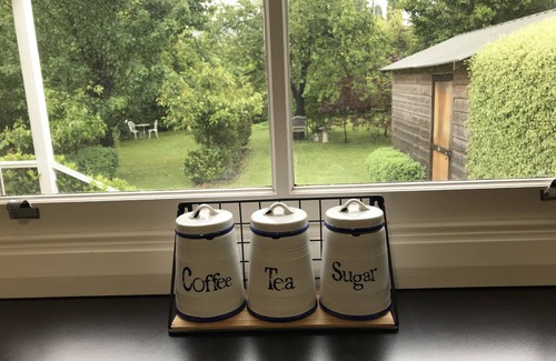 Bowral Cottage | Lulu's Cottage, a hidden gem — short stroll to Bowral CBD