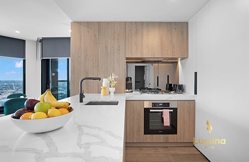Melbourne Central Business District Apartment | Lumina Suites