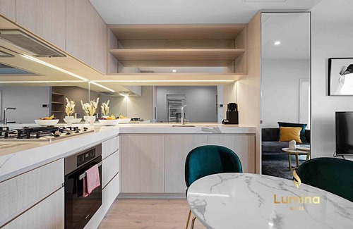 Melbourne Central Business District Apartment | Lumina Suites