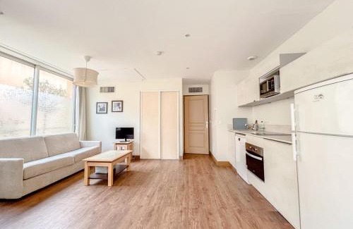 Frejus Port Apartment | Lumineux F2 avec terrasse & piscine, Fréjus-Port