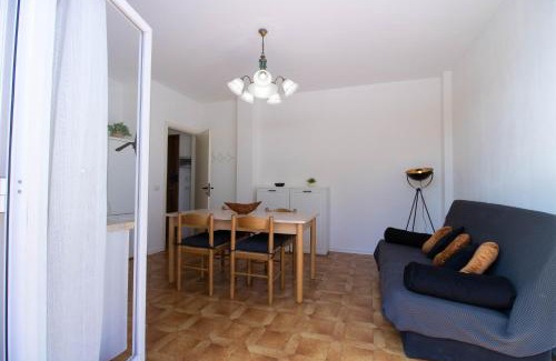 San Bartolomeo al Mare Apartment | Luminoso appartamento con ampia terrazza