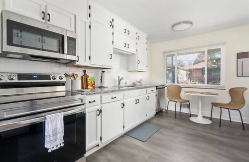 Sharon Heights Apartment | Lunar Landing Step - 2BD, 1 BA, 1 Car Garage