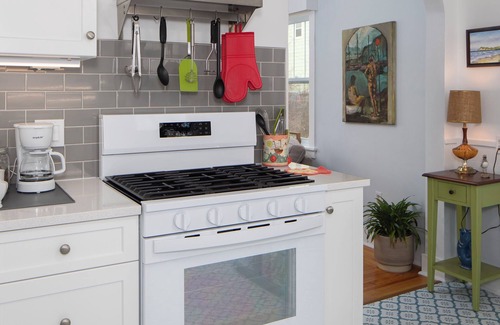Lunenburg House | Lunenburg's Cupcake House
