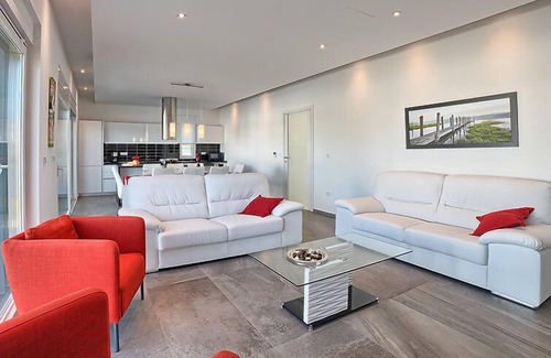 Stinjan House | Lungera by Interhome