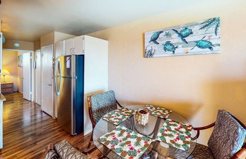 Ualapue Condo | Lush and Beautiful Condo on East Side w/Shared Pool/Free WiFi/Lanai/Water Views