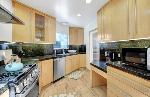 Encino House | Lush, private oasis in Encino on private cul de sac!