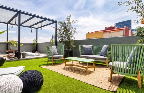 Granada Apartment | Lux 3BR Apt | 2 Cool Rooftops+FirePit+B/Center+Gym