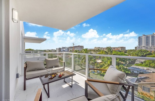 Highland Garden Apartment | Lux 3BR City-View Retreat in Hollywood, 4th Floor