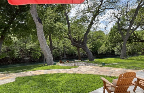 Canyon Lake Cabin | LUX Cabin ON Guadalupe River below Canyon Lake Dam - near Whitewater Music
