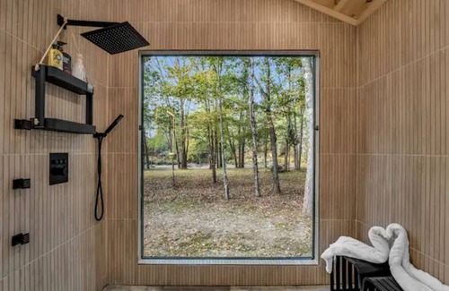 South Casco House | LUX Designer Private Waterfront Crooked River SEBAGO