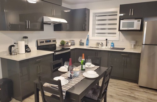Delta House | Lux Modern 2bd Radiant Suite+Free Parking