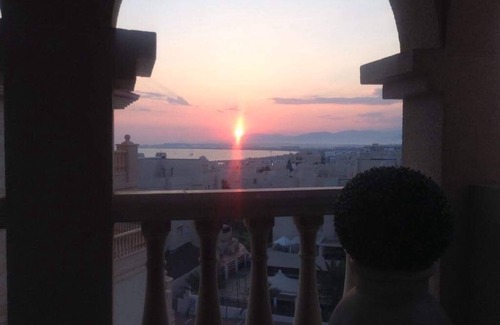 Almerimar Apartment | LUX PENTHOUSE,SPACIOUS,ALL DAY SUN ☀️VIEWS TO SEA🏄🏿GOLF🏌MARINA⛵️SAT TV, WIFI