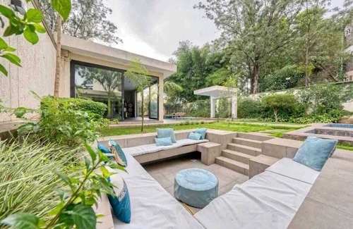Thompson Estate Apartment | Lux Studio near Junction Mall Lavington nWith swimming pool & gym, lounge area