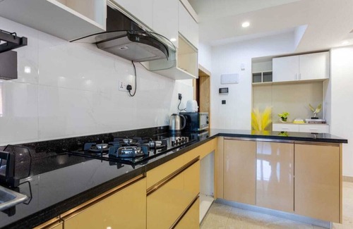 Thompson Estate Apartment | Lux Suites Urban Oasis Apartments