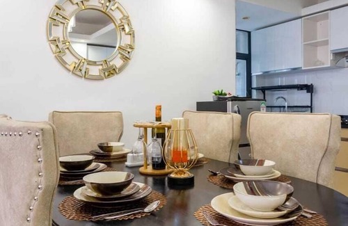 Thompson Estate Apartment | Lux Suites Urban Oasis Apartments