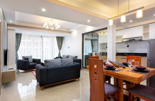 Thompson Estate Apartment | Lux Suites Urban Oasis Apartments