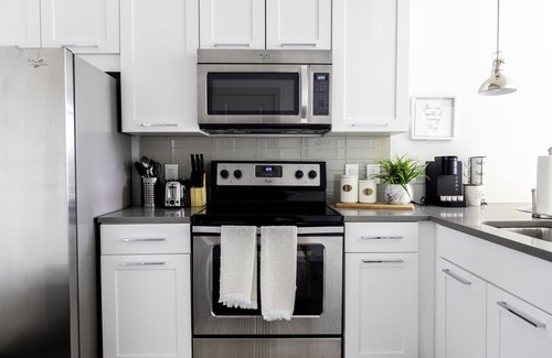 Lenox Apartment | *Lux* Upscale 💫 Buckhead Self Check-in & private balcony
