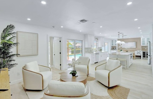 Garden Isles House | Lux Waterfont - Ocean access-10 min to beach!