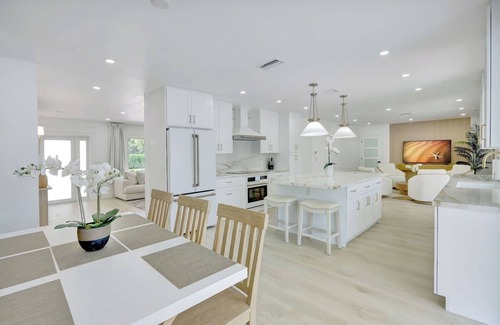 Garden Isles House | Lux Waterfont - Ocean access-10 min to beach!