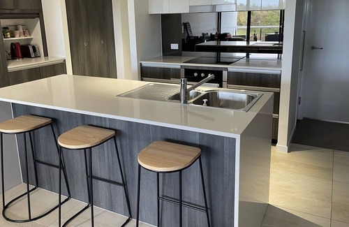 Parrearra Apartment | Lux waterfront apartment close to Mooloolaba & beach