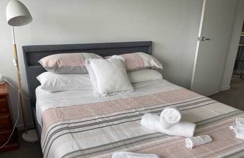 Parrearra Apartment | Lux waterfront apartment close to Mooloolaba & beach