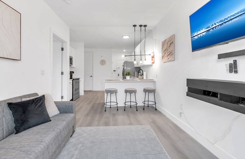 Elizabeth Apartment | Luxe 1BR Apartment EWR Prudential Center