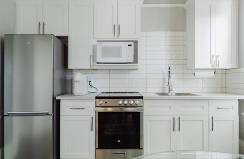 Midtown Sacramento Apartment | Luxe 2 BR in Midtown Sac | Parking | Netflix