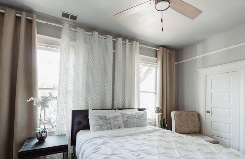 Midtown Sacramento Apartment | Luxe 2 BR in Midtown Sac | Parking | Netflix
