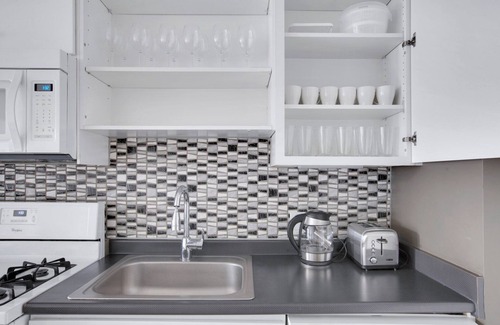 Assembly Square Apartment | Luxe 2B w/W/D, Gym, Rooftop. Steps from T stop by Blueground